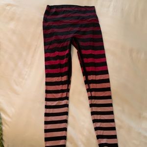 K Deer sneaker length leggings siz medium